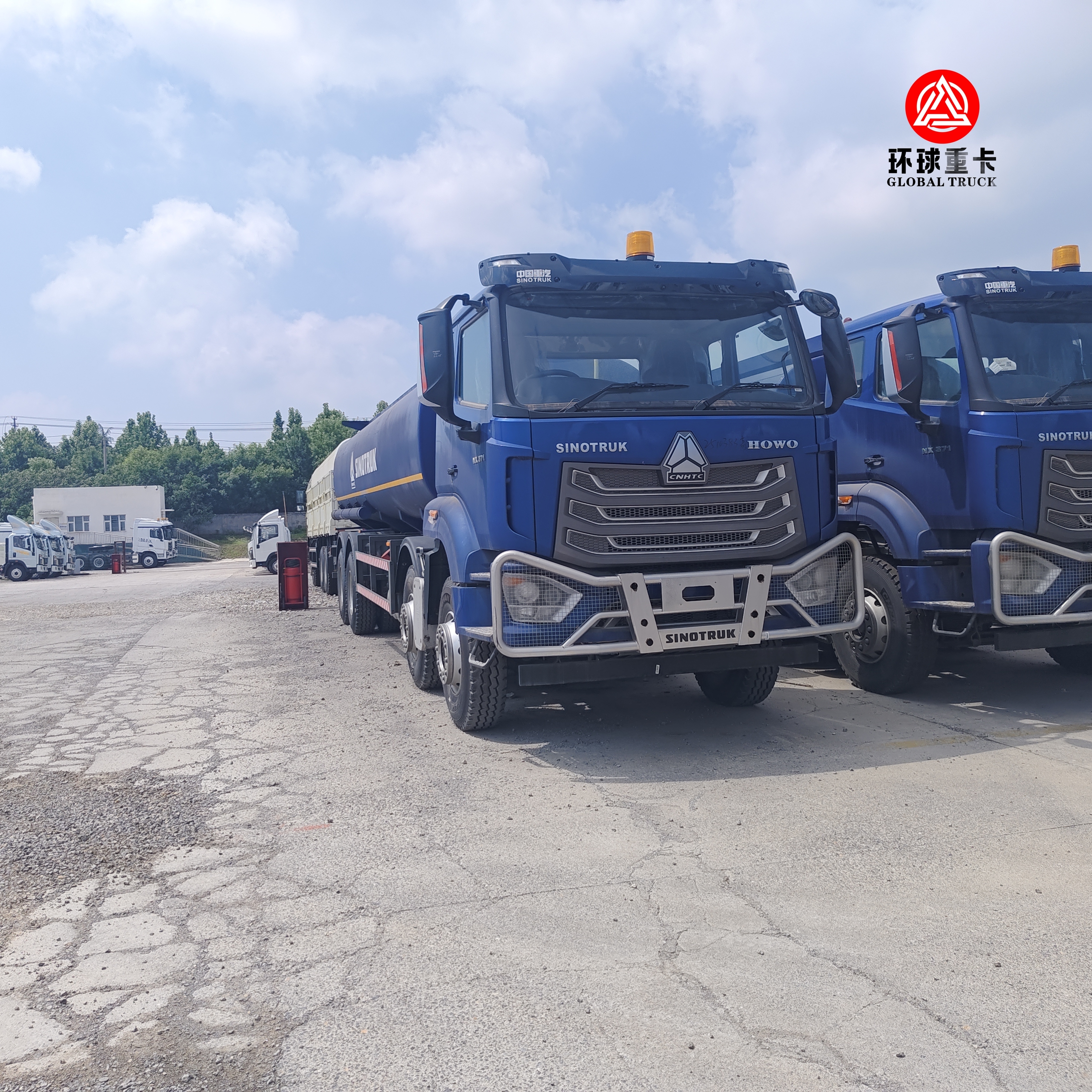 HOWO NX 8x4 30000L Brandstoftankwagen Zware Diesel Bowser Truck voor de Nigeriaanse Markt