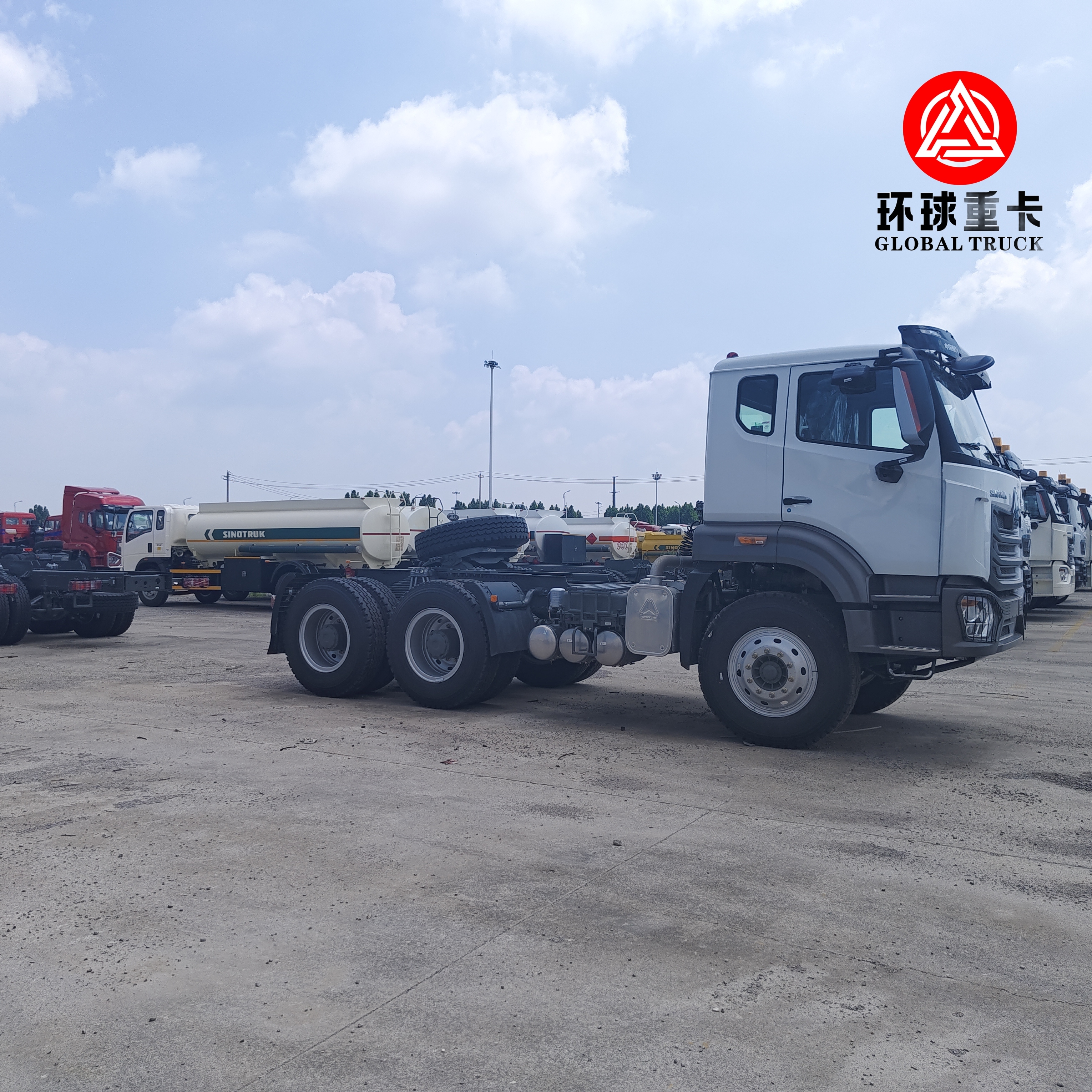 Nieuwe Sinotruk HOWO NX 6x4 Traktortruck 430HP Heavy Duty Prime Mover voor Logistiek en Transport
